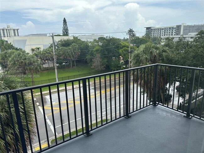 Photo - 12590 NE 16th Ave Unit 411