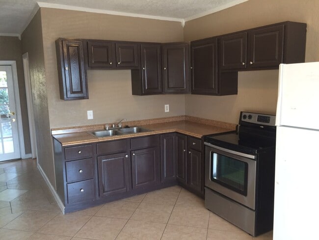 Photo - 203 Gorman Unidad B