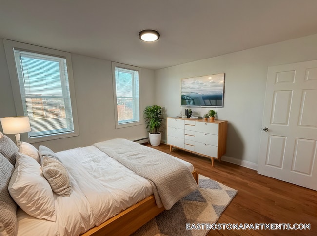 Photo - 117 Orleans St Unit 7