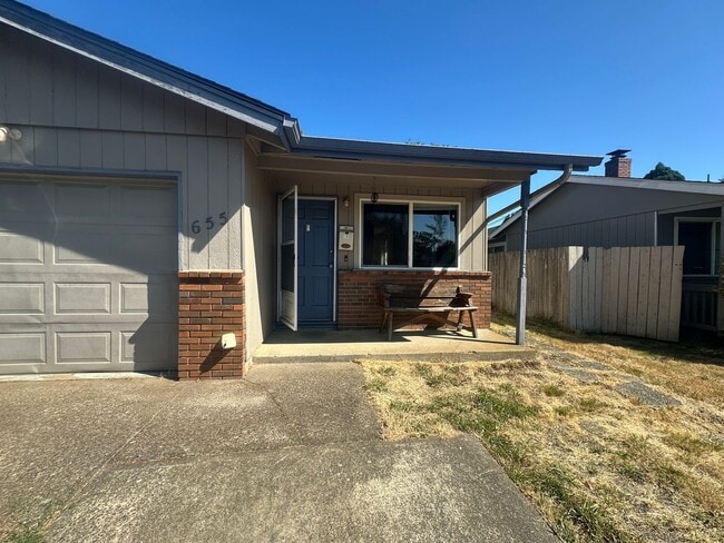Building Photo - NW Corvallis Rental