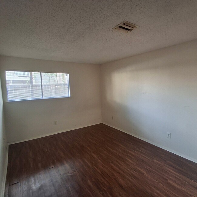 Photo - 3523 Tanglewilde St