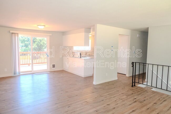 Photo - 20121 70th Ave E