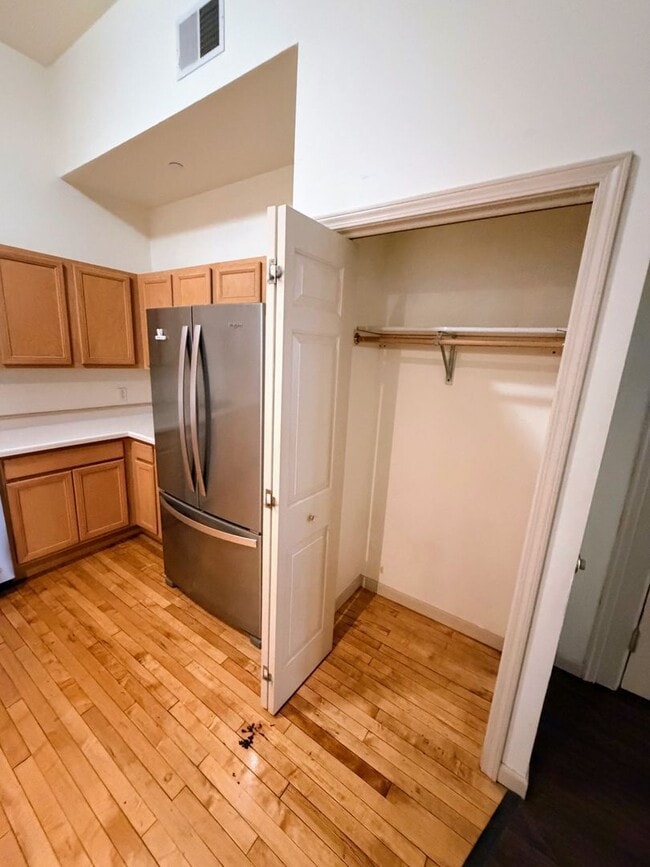503 N Main St Unit A