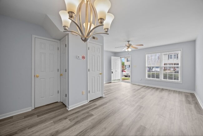 Photo - 20 Cheltenham Dr