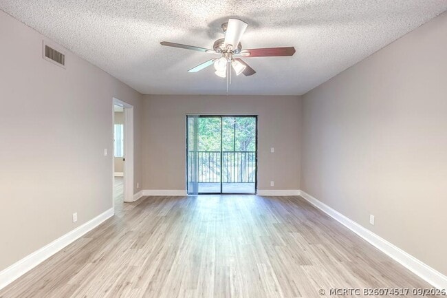 230 SE 10th St Unit 307B
