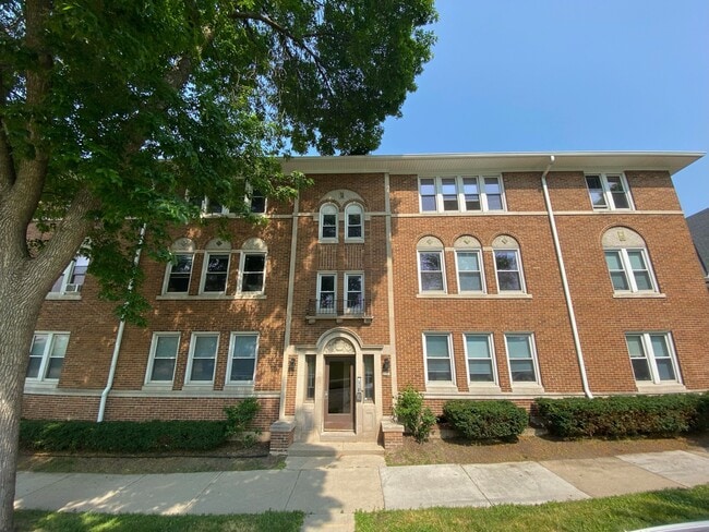 Photo - 2752 N Bartlett Ave Unit 3