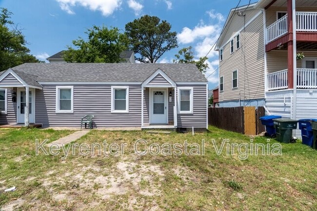 Building Photo - 9569 6th Bay St Unit B