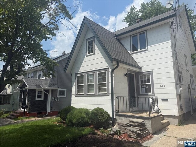 Building Photo - 517 Maple Ave Rental