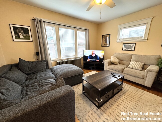 Photo - 18 Saint Peter St Apartments Unit 3