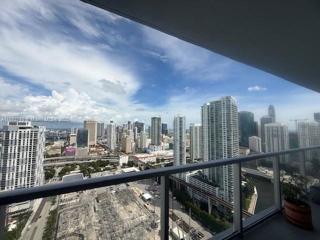 Photo - 185 SW 7th St Unidad 3803