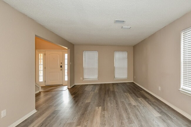 Photo - 208 Chamblin Dr