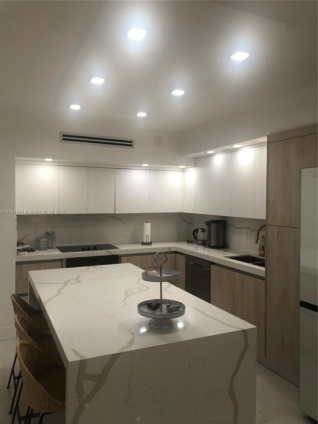 Photo - 10185 Collins Ave Unit 1510