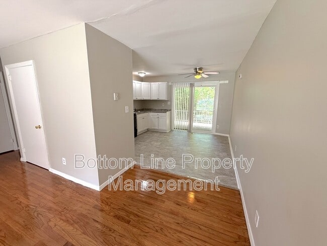 Photo - 561 Blendwood Dr