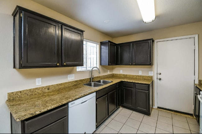 Photo - 3143 W Roeser Rd House