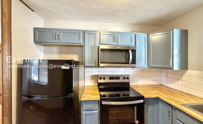 Photo - 6933 Robinson Dr