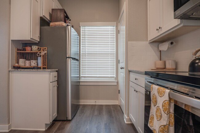 654 N Littleleaf Ter