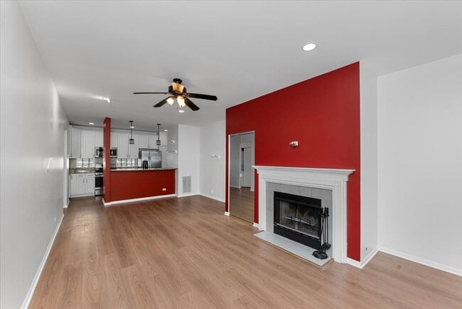 Building Photo - 301 W Goethe St Rental