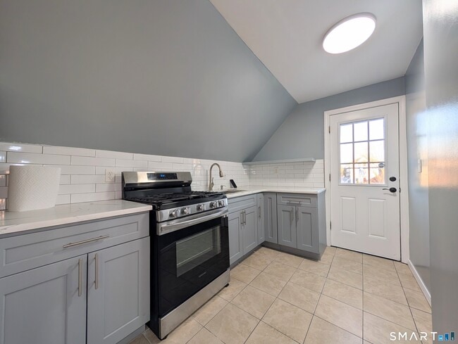 Photo - 88 Amsterdam Ave Unit 3rd floor