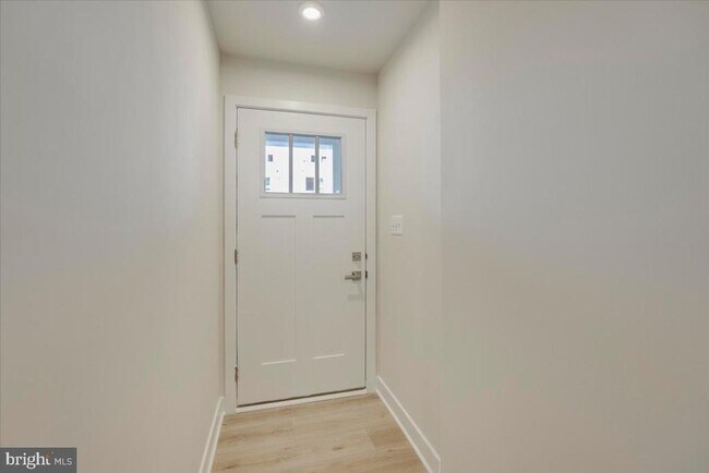 Photo - 9287 Tanfield Dr