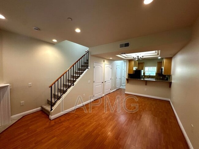 Photo - 12217 Moorpark St