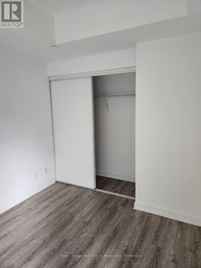 Photo - 42 Charles St E Unité 405