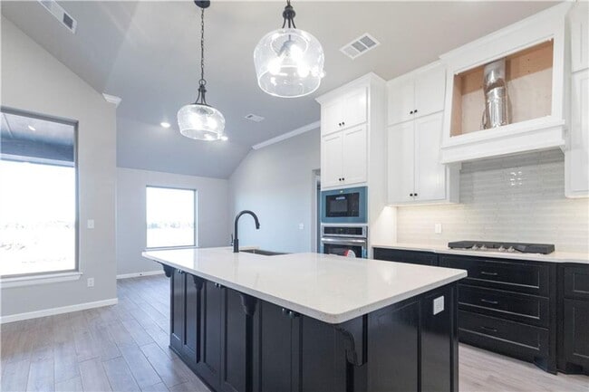 Photo - Luxury 4 Bedroom 2 Bathroom home in Deer Creek Schools with a Neighborhood Pool/Park (Council Rid...