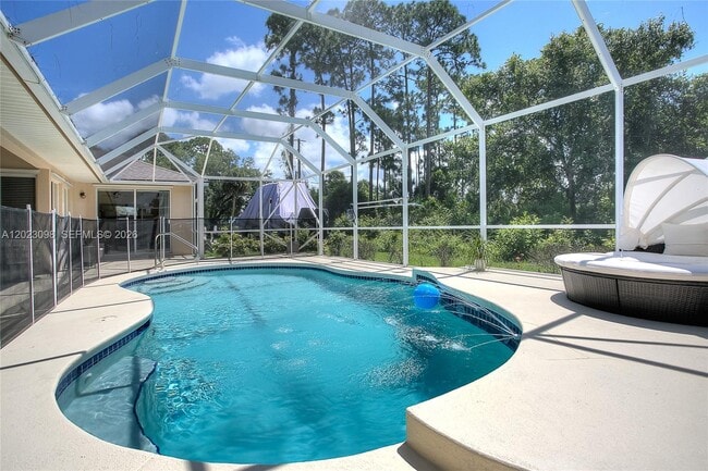 Photo - 1687 SW Import Dr