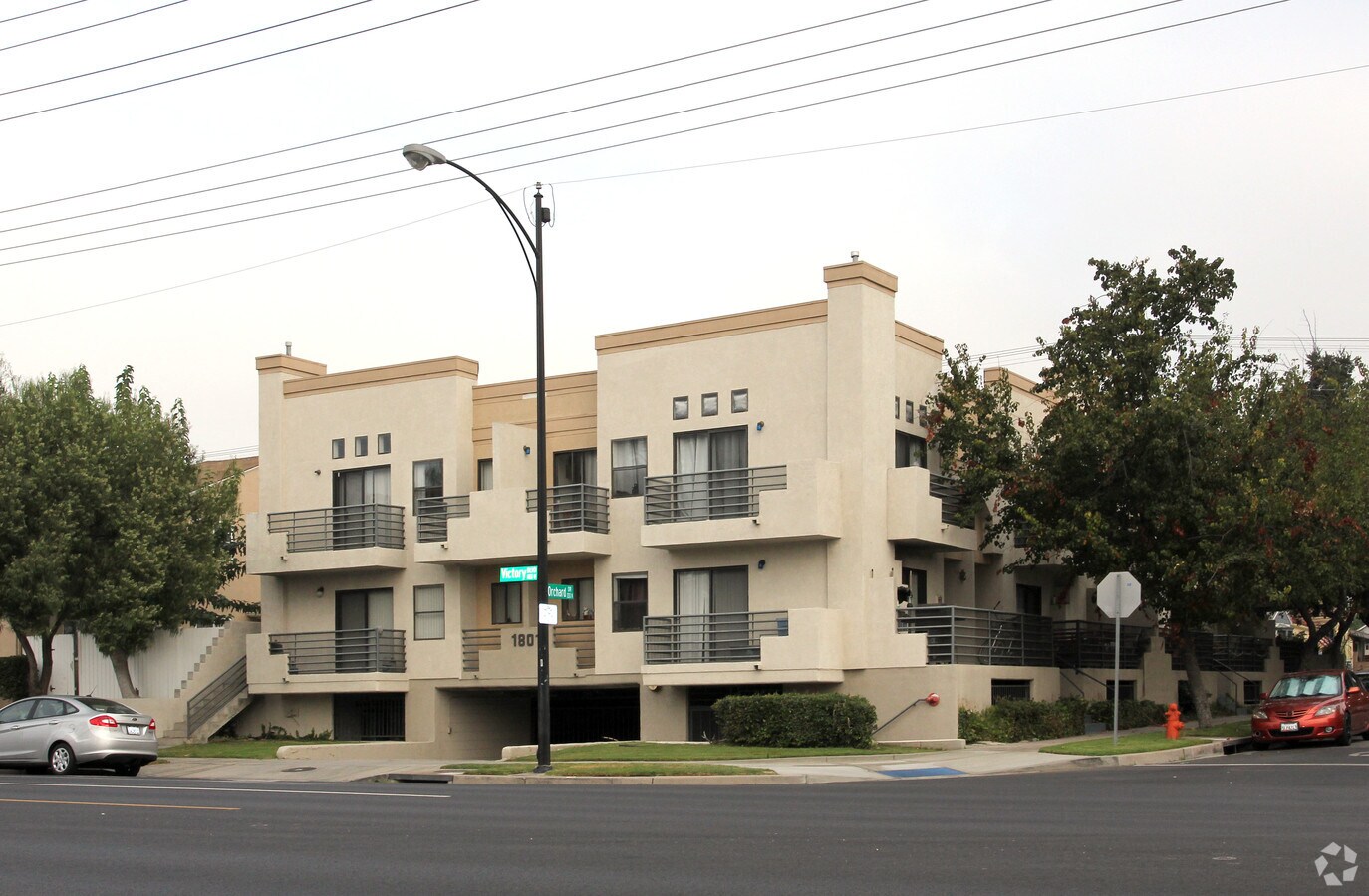 Photo - 1801 W Victory Blvd Apartments