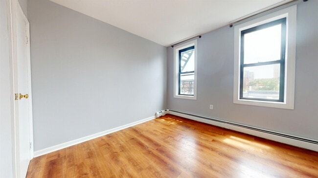 Photo - 14 65th St Unit 12