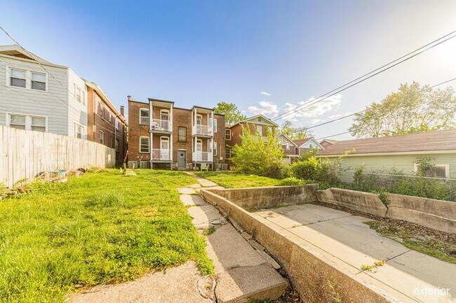 Photo - 3945-3947 Utah St