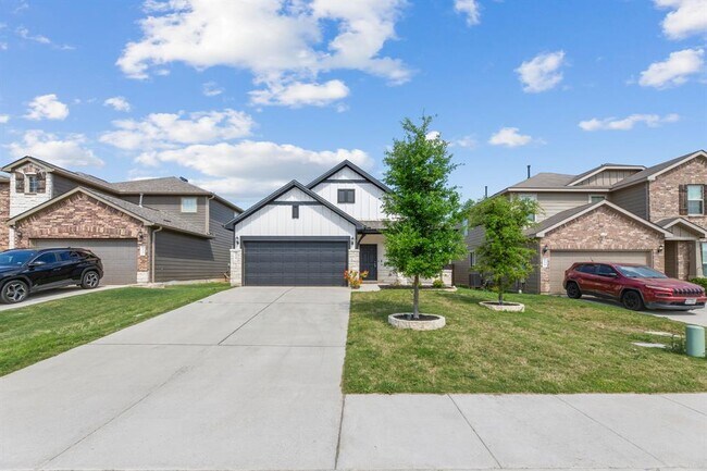 Photo - 428 English Oak St