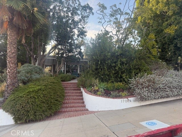 1701 Pier Ave