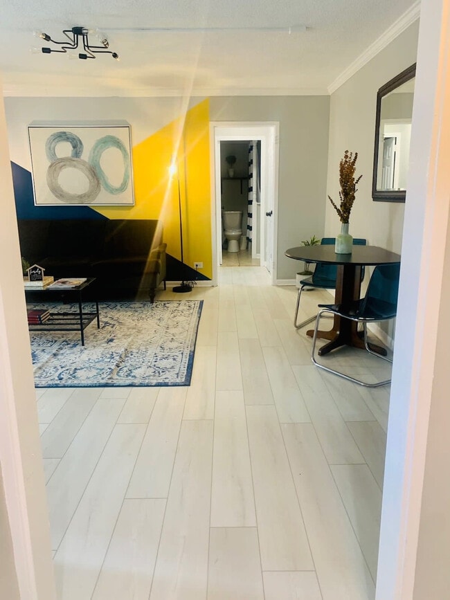 Photo - 300 W Peachtree St NW Unidad ID1299355P