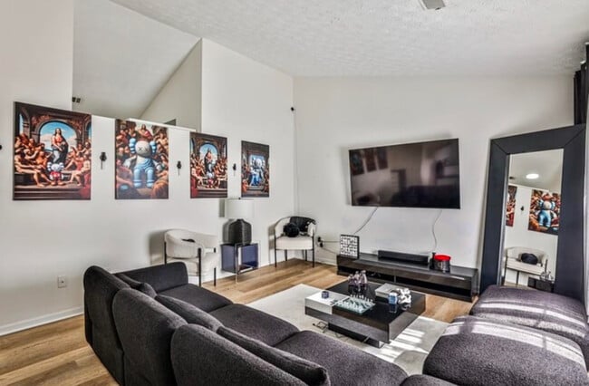 Building Photo - 3915 Basil Wy SW