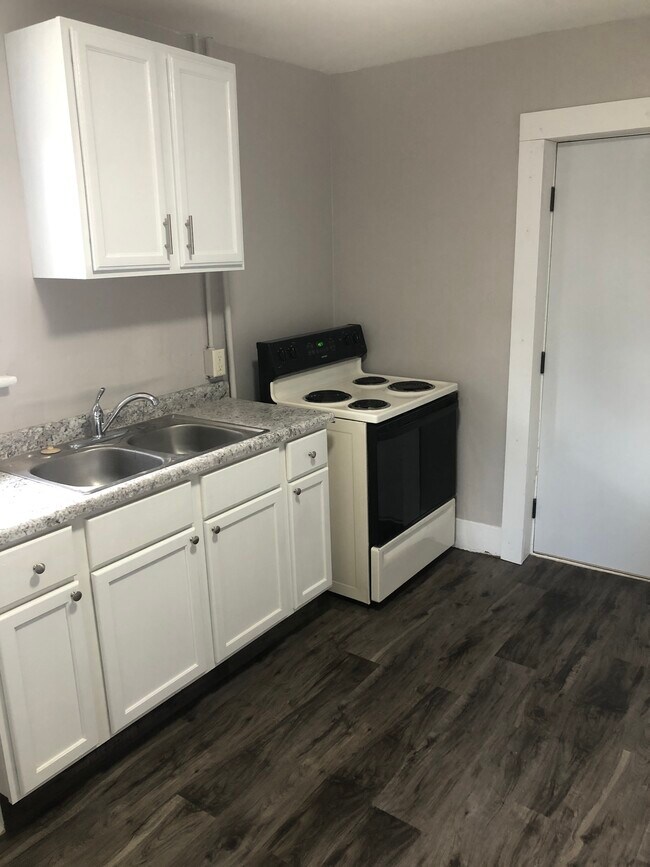 Photo - 1356 Elm St Unit .5