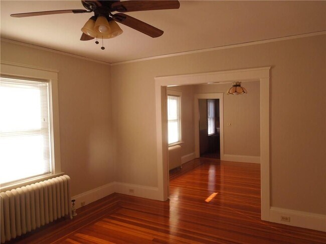 44 Gentian Ave