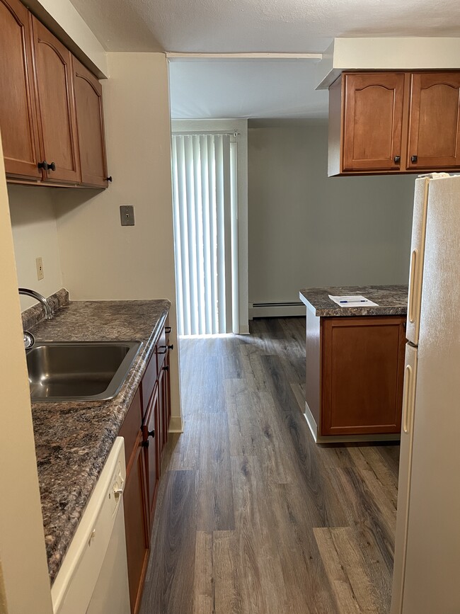 Photo - Clay Court Apartments