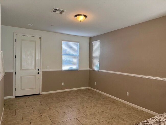 Photo - Beautiful 3/2.5 near Clovis East