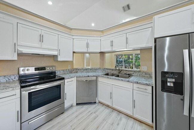 Photo - 13 Via de Casas Sur Townhome