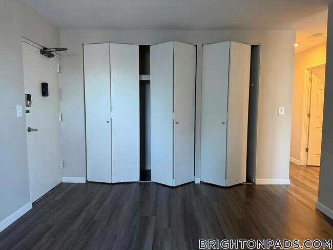 Photo - 9 Bronsdon St Unit 17B-D