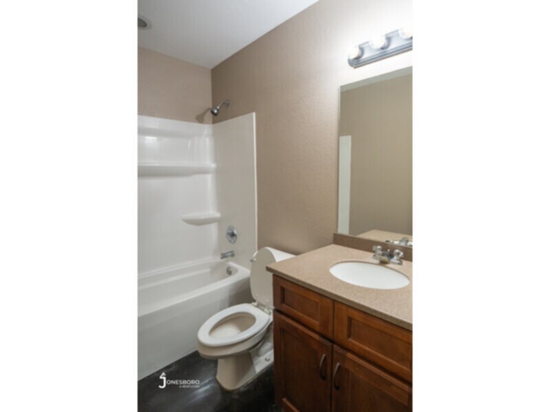 Photo - The Oaks: Water & Sewer Included