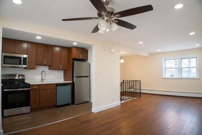 Photo - 300 Cator Ave Unit 2