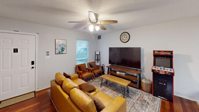 Photo - 3900 Baywoods Dr