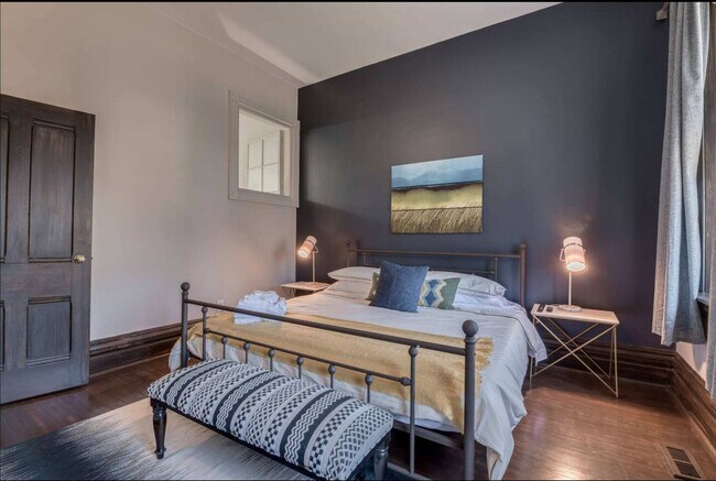 Photo - 246 Queen St E Unit SI ID1227120P