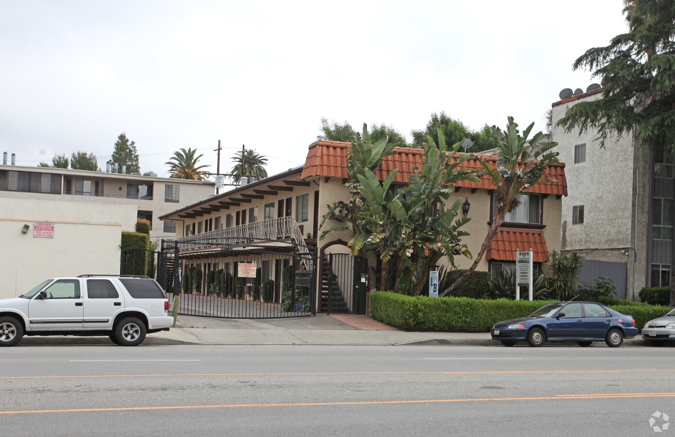 Photo - 4436 Woodman Avenue Apartments