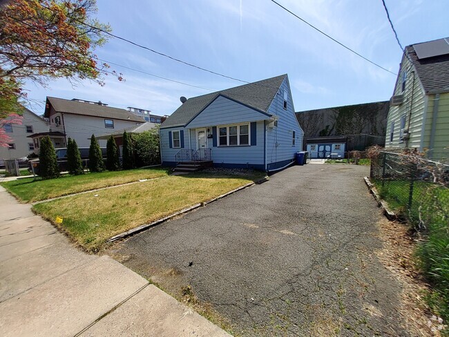 Building Photo - 119 Lindegar St Rental