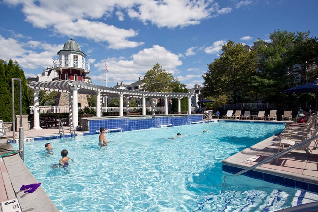 Harbors Club Pool