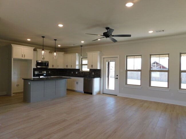 Photo - Executive Home for Lease Near Arkansas College of Osteopathic Medicine