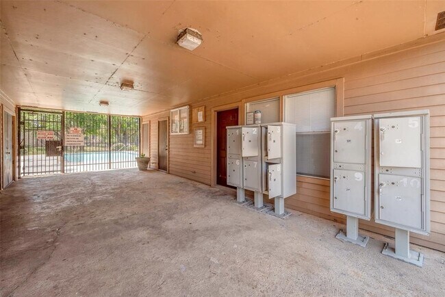 Photo - 10555 Turtlewood Ct Unit 1109