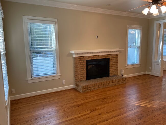 Sala de estar - 1500 Preston Ave